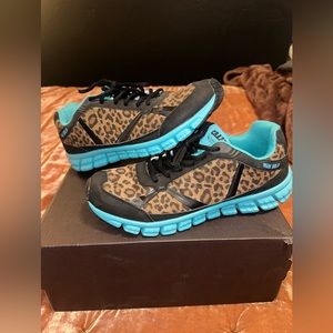 A pair of southern kicks!